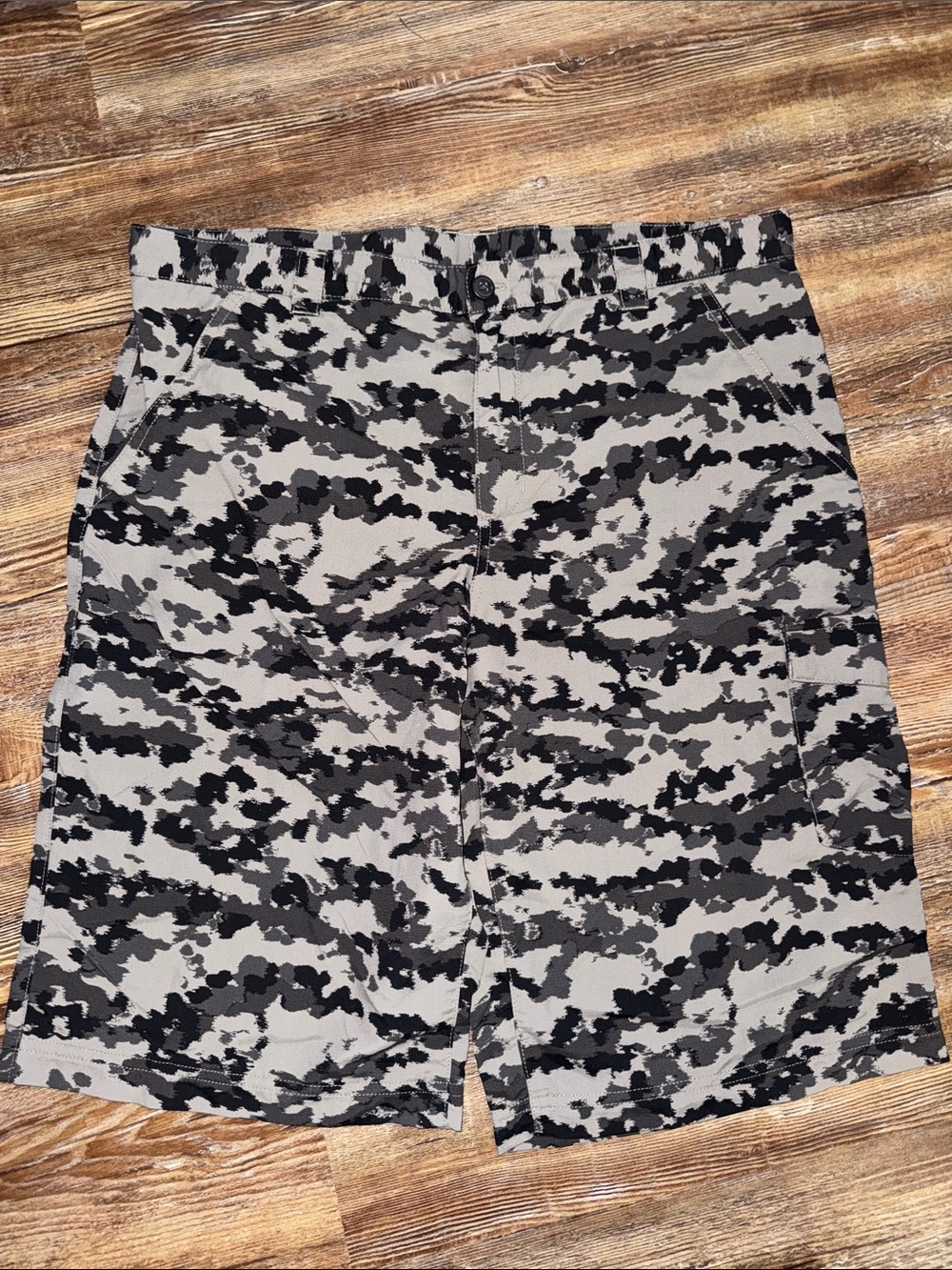 Columbia Black & Gray Camo Kids Cargo Shorts